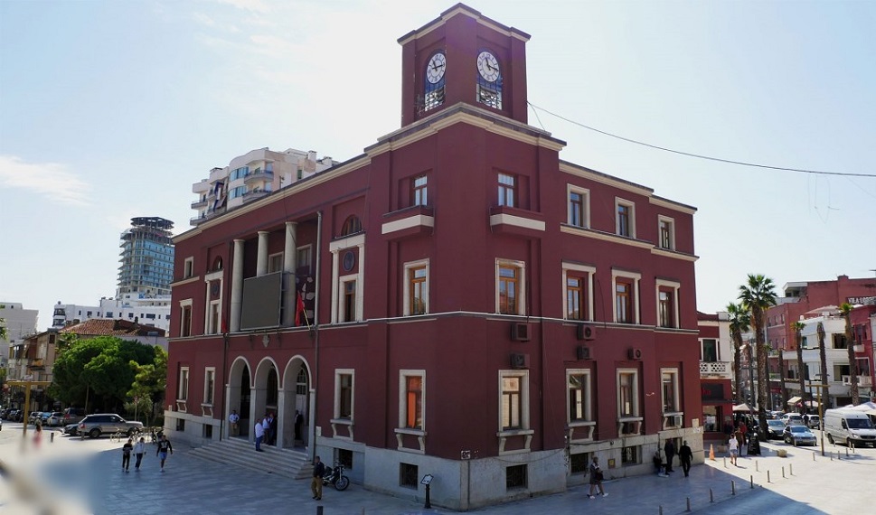 Bashkite rrisin varesine nga taksa e ndertimeve, 37 per qind e te ardhurave lokale